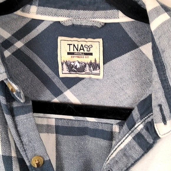 TNA aritzia plaid button down flannel boyfriend fit shirt XS - Picture 3 of 8